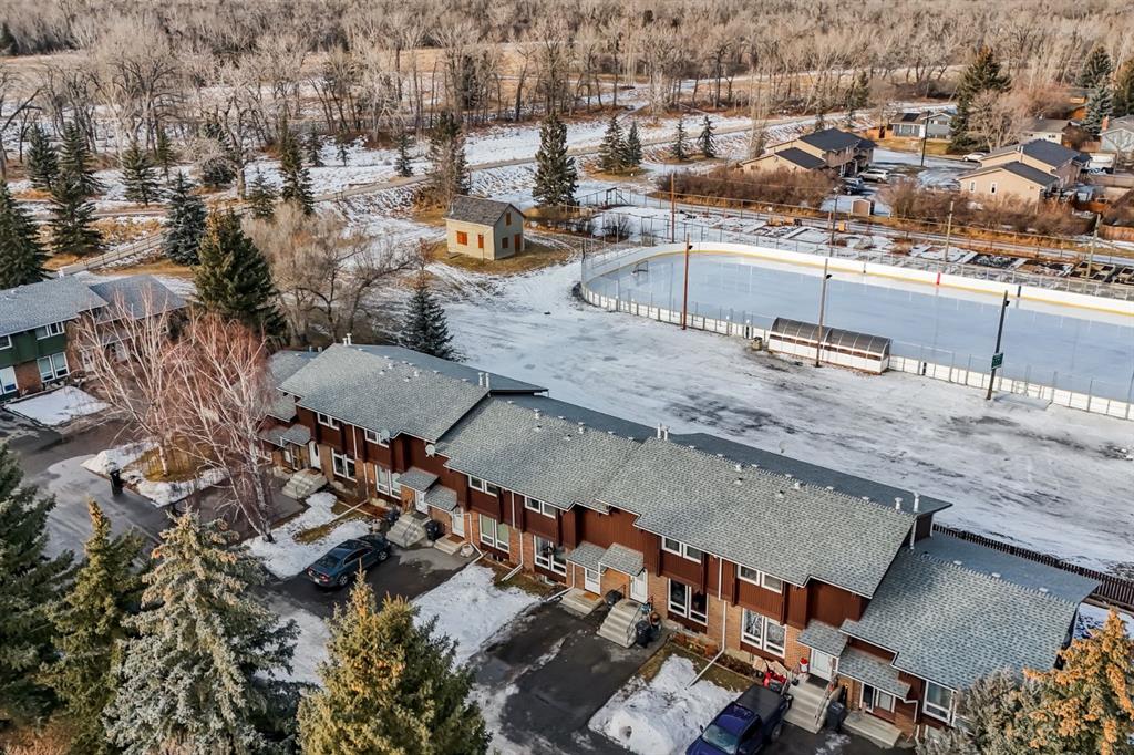 9 Pekisko Road SW, A2279095, Alberta,