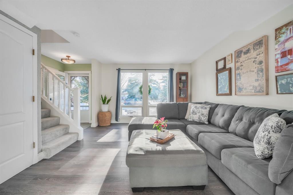 Third View of 9 Pekisko Road SW, McLaughlin Meadows, High River, Alberta, T1V 1C6