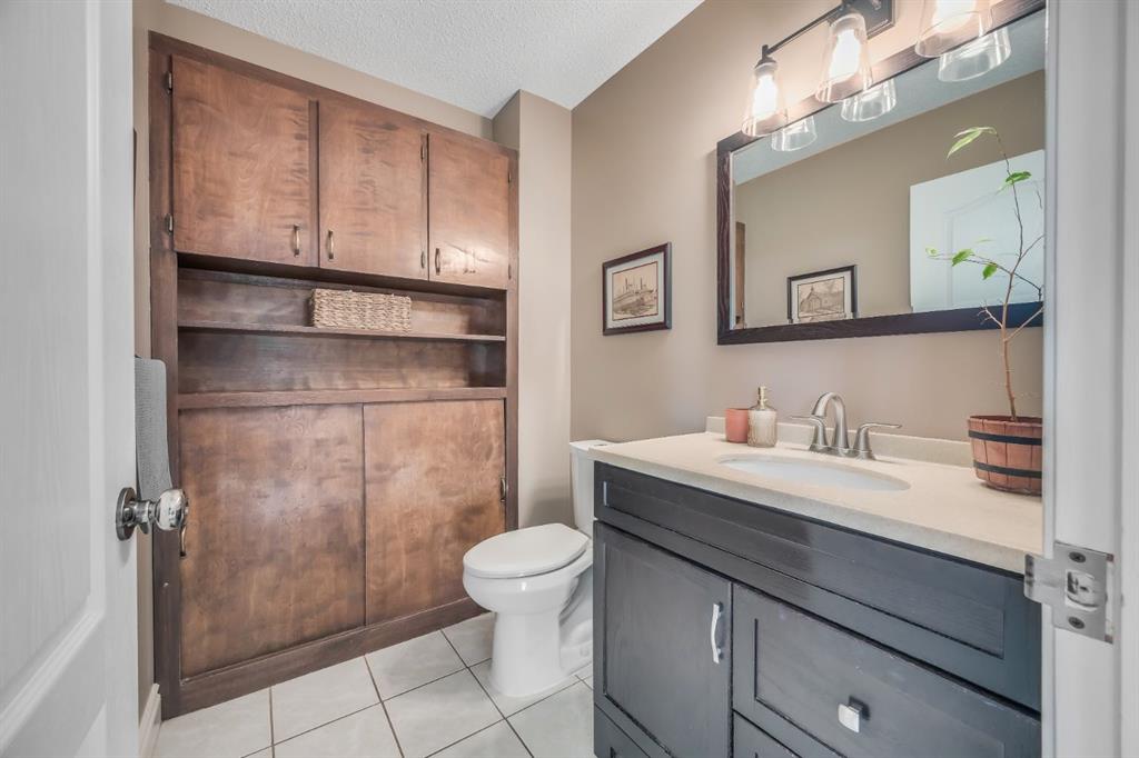 Fifth View of 9 Pekisko Road SW, McLaughlin Meadows, High River, Alberta, T1V 1C6