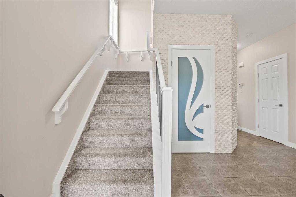 Fifth View of 320 Nolancrest Circle NW, Nolan Hill, Calgary, Alberta, T3R 0T8