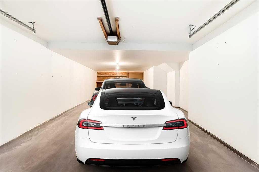 Third View of 677 Regal Park NE, Renfrew, Calgary, Alberta, T2E 0S6