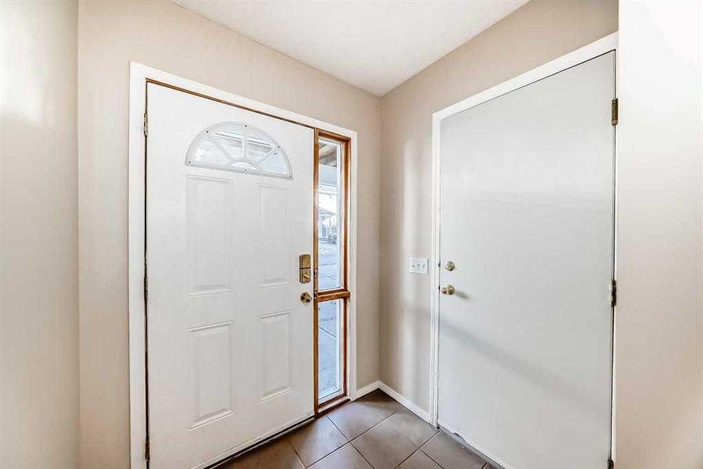 Fourth View of 677 Regal Park NE, Renfrew, Calgary, Alberta, T2E 0S6