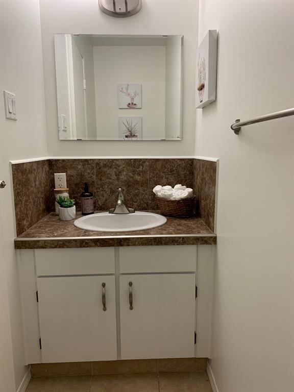 Fifth View of 20, 5215 6 Avenue , NONE, Edson, Alberta, T7E 1K9