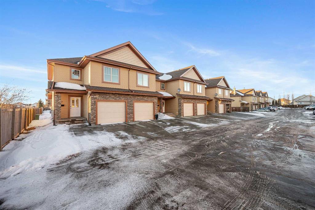 Third View of 27, 1407 53 Avenue , College Park, Lloydminster, Alberta, T9V 2J5