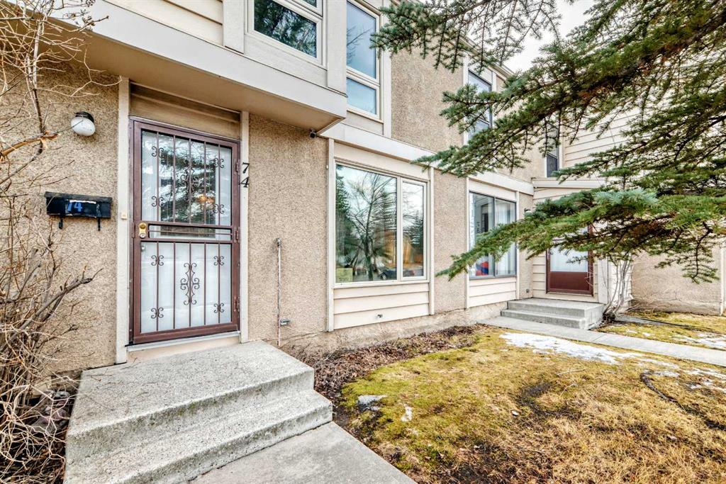 Fifth View of 2319 56 Street NE, Pineridge, Calgary, Alberta, T1T 2M2