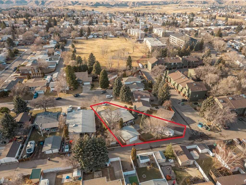 Fifth View of 2017 16 Street N, Winston Churchill, Lethbridge, Alberta, T1H 4W6