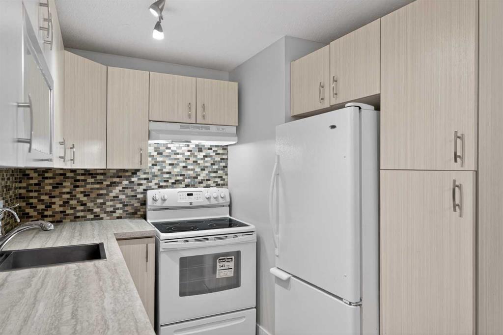 Fourth View of 2, 713 Mcdougall Road NE, Bridgeland/Riverside, Calgary, Alberta, T2E 4Z9