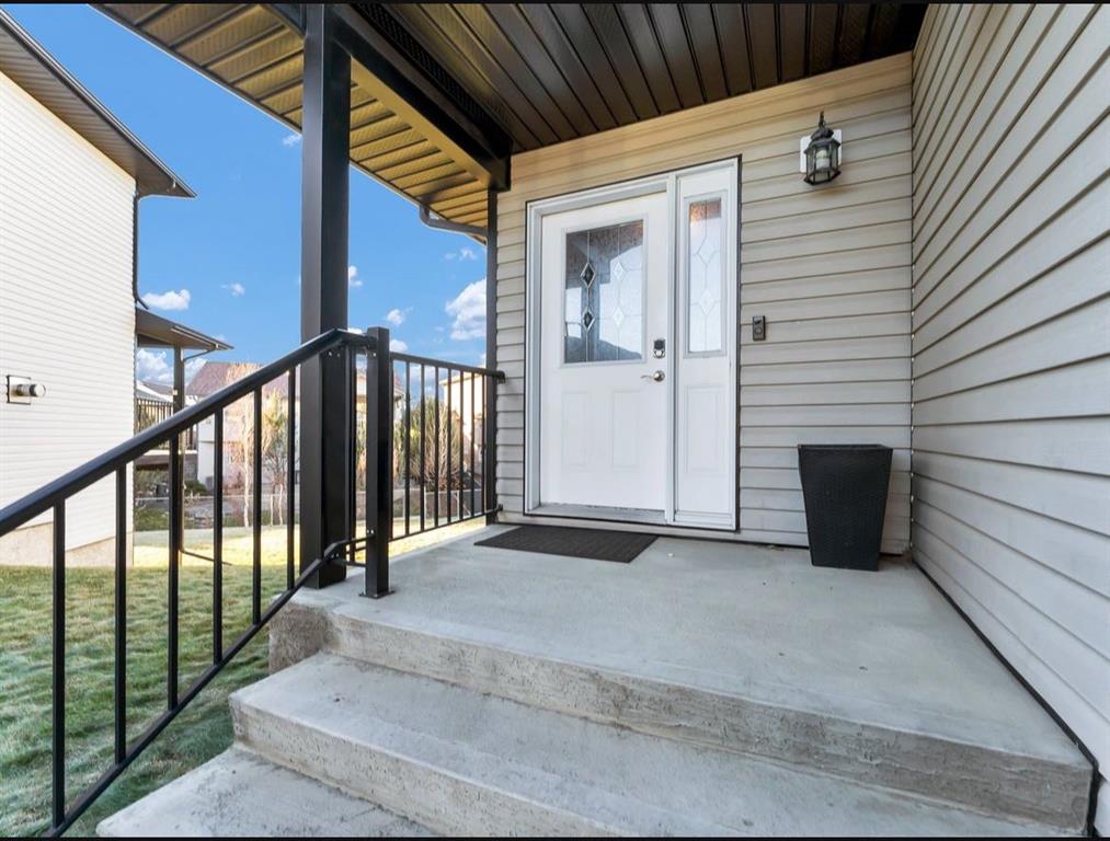 Fourth View of 28 Saamis Close SW, SW Southridge, Medicine Hat, Alberta, T1B4v6