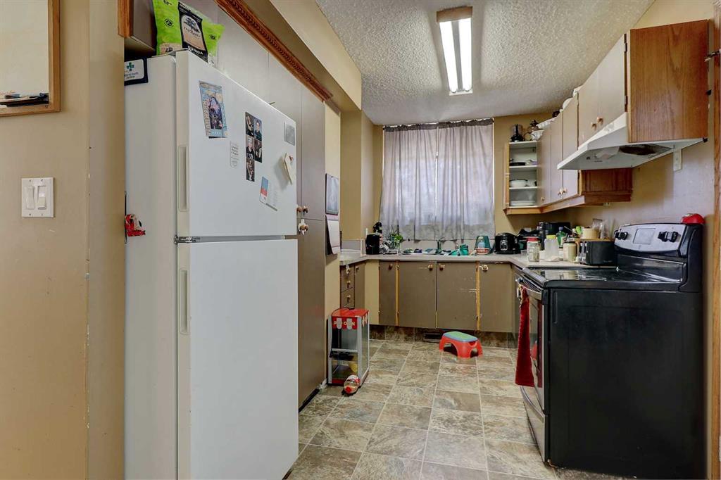 Fifth View of 9934 71 Avenue , South Patterson Place, Grande Prairie, Alberta, T8V 5T5