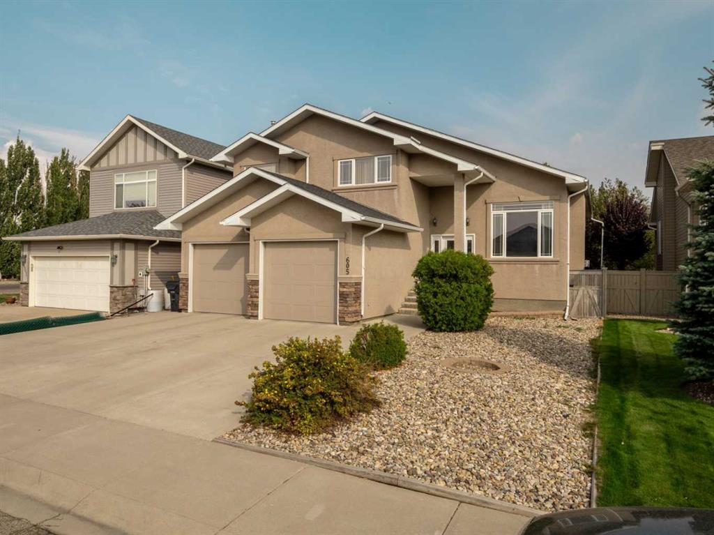 Third View of 605 Couleecreek Place S, Southgate, Lethbridge, Alberta, T1K 8C1