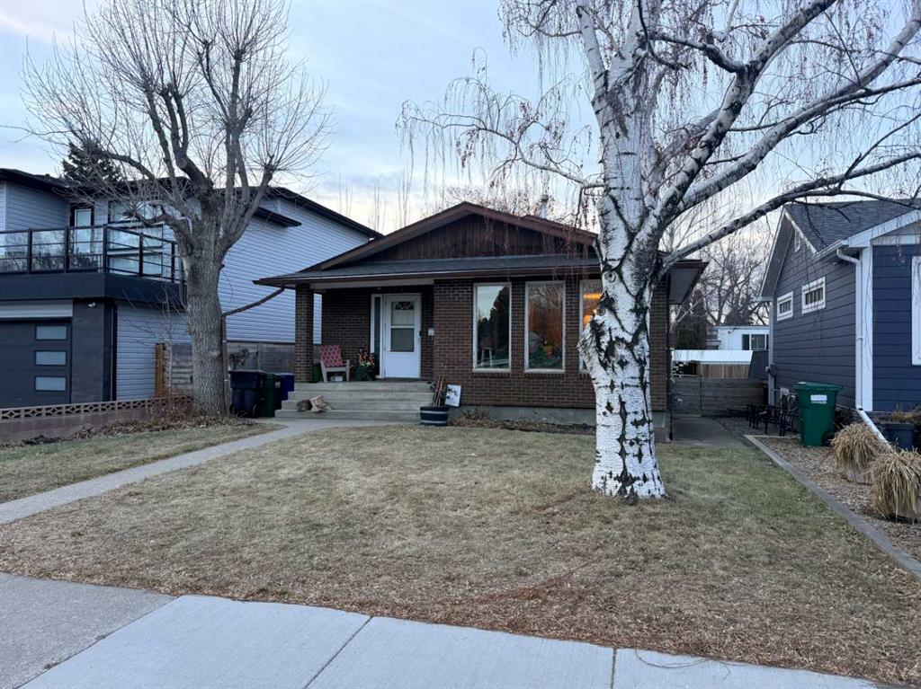 Third View of 229 Dieppe Boulevard S, Glendale, Lethbridge, Alberta, T1J3W8