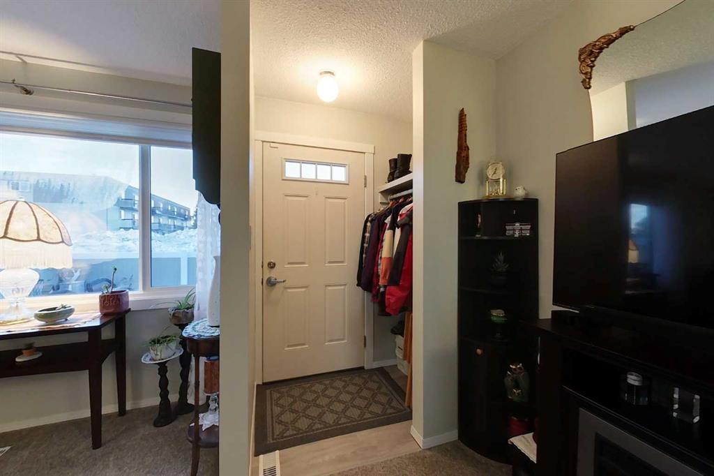 Fifth View of 36, 608 Main Street NW, NONE, Slave Lake, Alberta, T0G 2A0