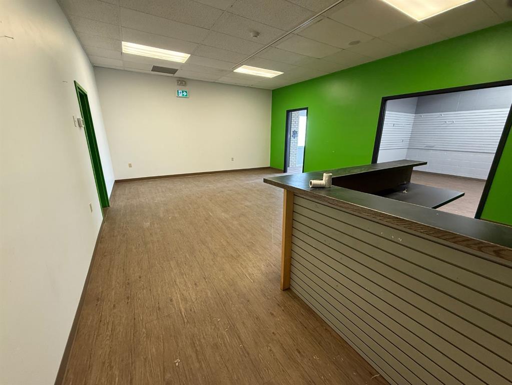 B, 646 South Railway Street SE, A2279575, Alberta,