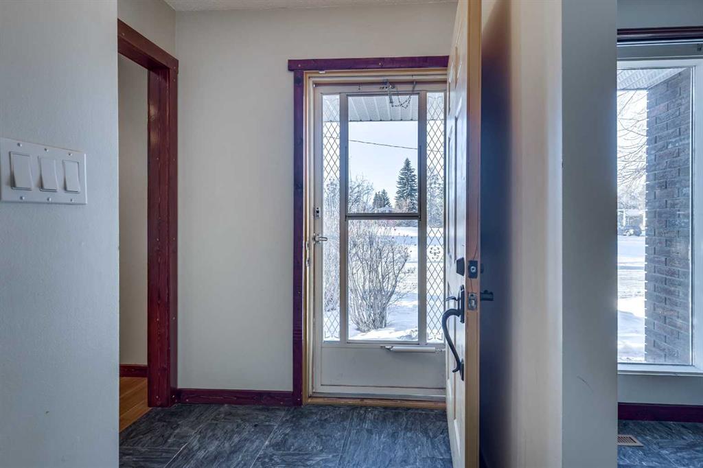 Fifth View of 3 Armstrong Close , Anders Park, Red Deer, Alberta, T4R 1C6