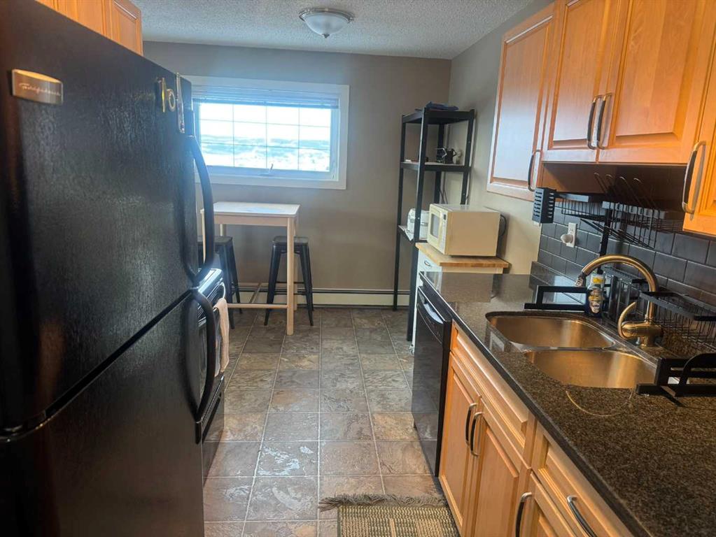 Third View of 305, 9005 99 Street , Downtown, Peace River, Alberta, T8S 1H1