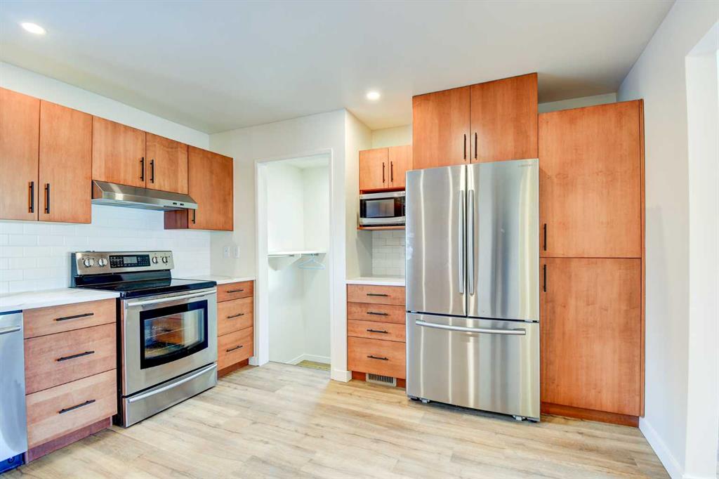 Fifth View of 11 Osborne Street , Oriole Park, Red Deer, Alberta, T4N5C1