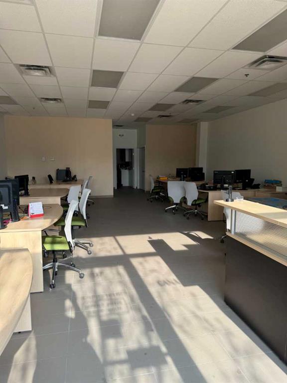 Fourth View of 107, 2308 Centre Street NE, Tuxedo Park, Calgary, Alberta, T2E 2T7