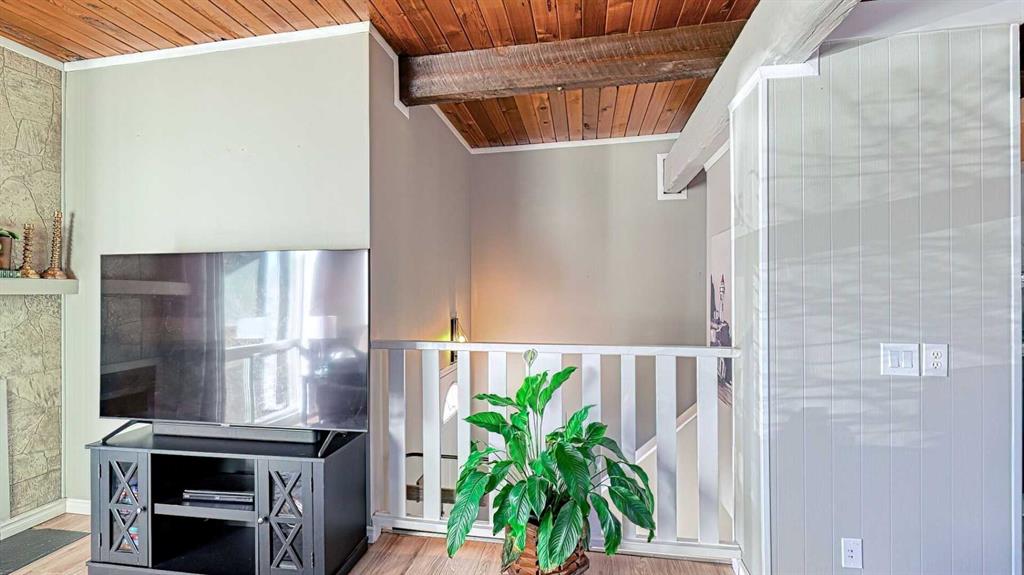 Fourth View of 152 Oaktree Lane SW, Oakridge, Calgary, Alberta, T2V 4E4