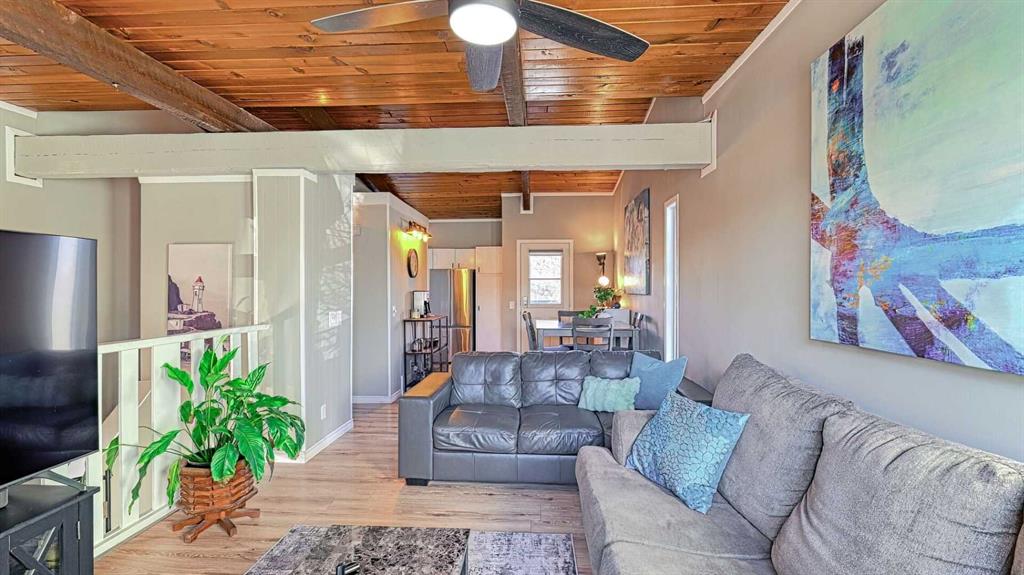 Fifth View of 152 Oaktree Lane SW, Oakridge, Calgary, Alberta, T2V 4E4