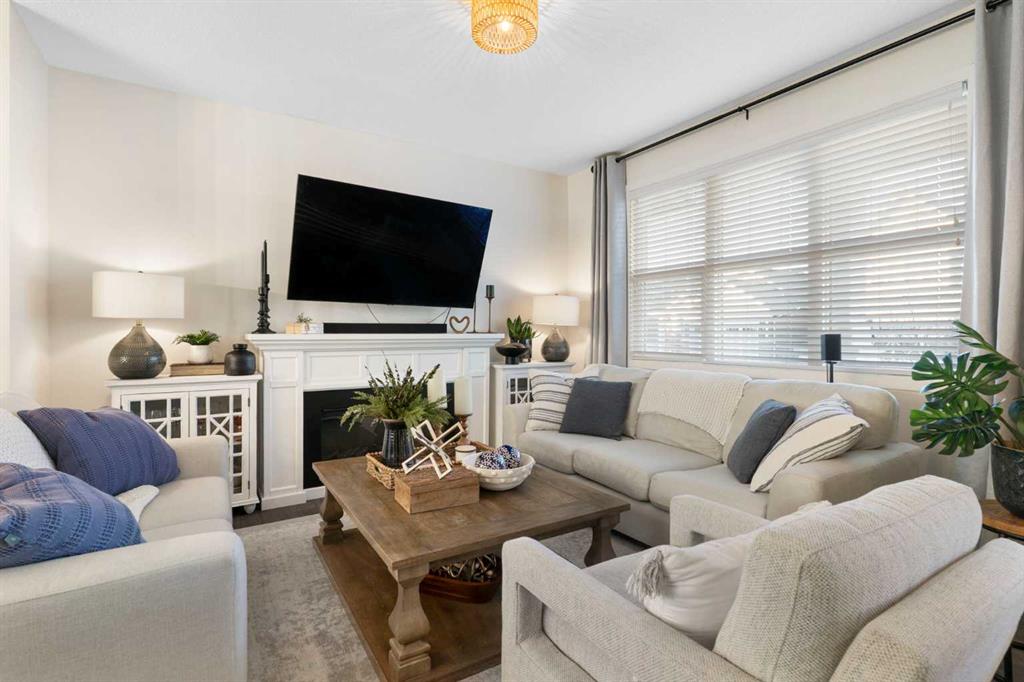 Fifth View of 340 Kingsmere Way SE, Kings Heights, Airdrie, Alberta, T4A 0Y2