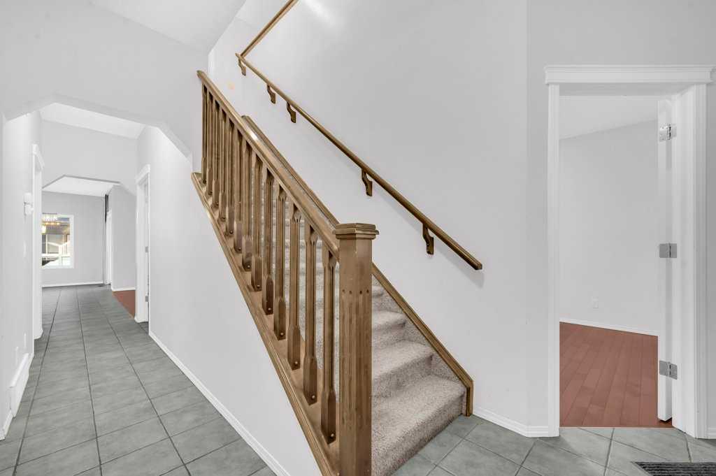 Fifth View of 1174 Kingston Crescent SE, Kings Heights, Airdrie, Alberta, T4A 0E9