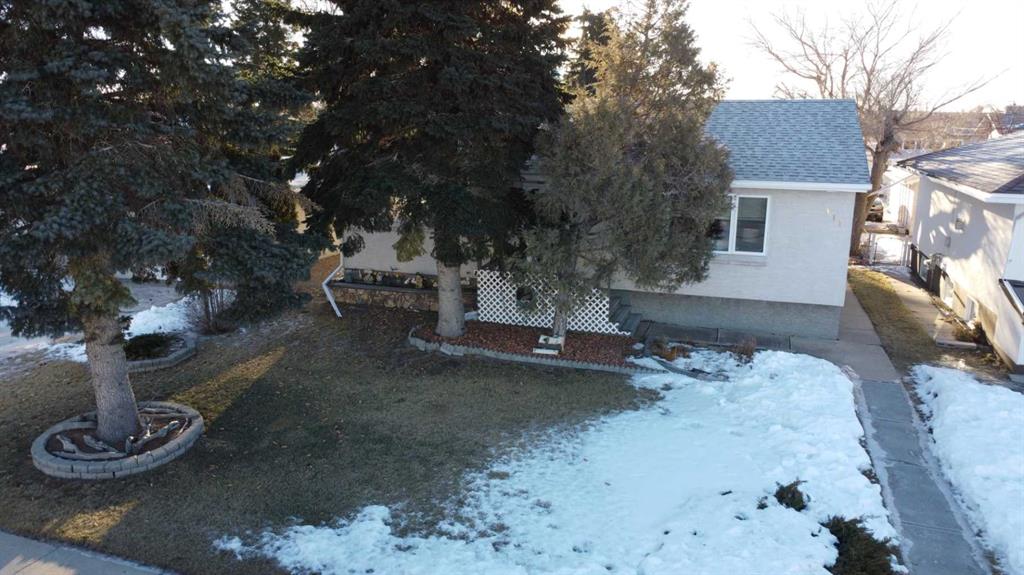 411 6 Avenue W, A2279833, Alberta,