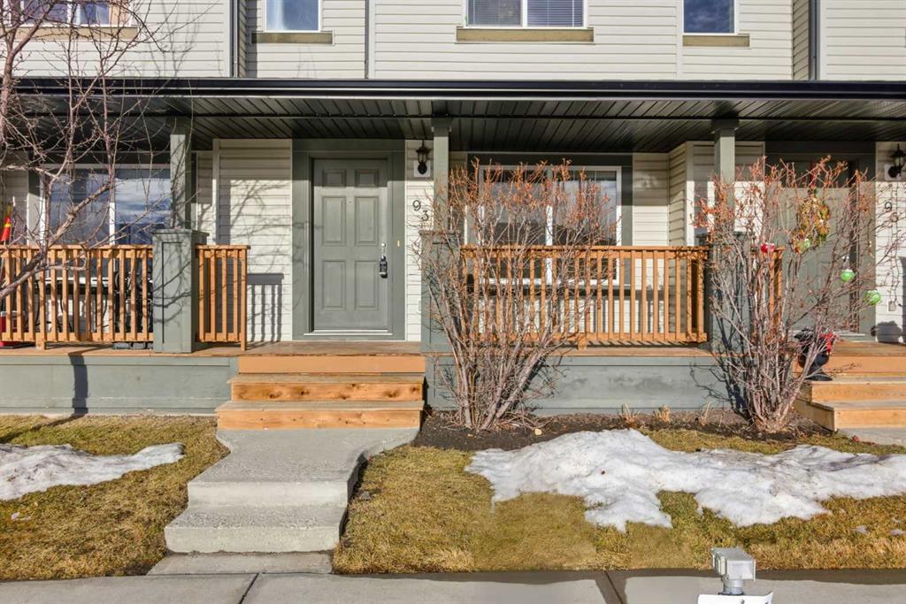 Fourth View of 93, 105 Drake Landing Common , Drake Landing, Okotoks, Alberta, T1S 0C9