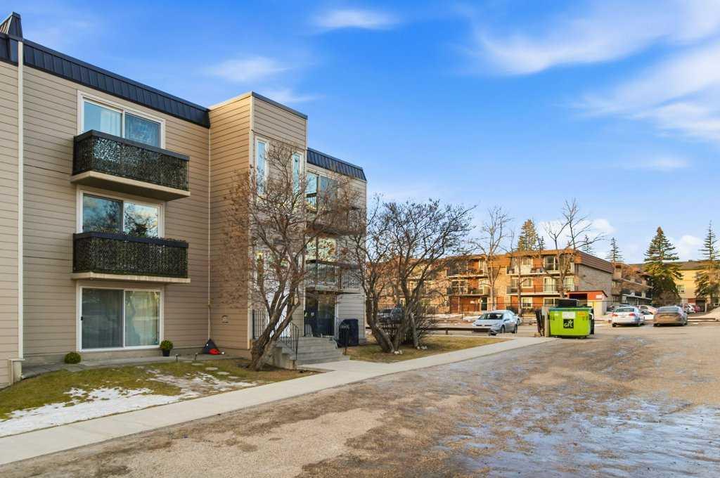 Fifth View of 105, 315 Heritage Drive SE, Acadia, Calgary, Alberta, T2H 1N2