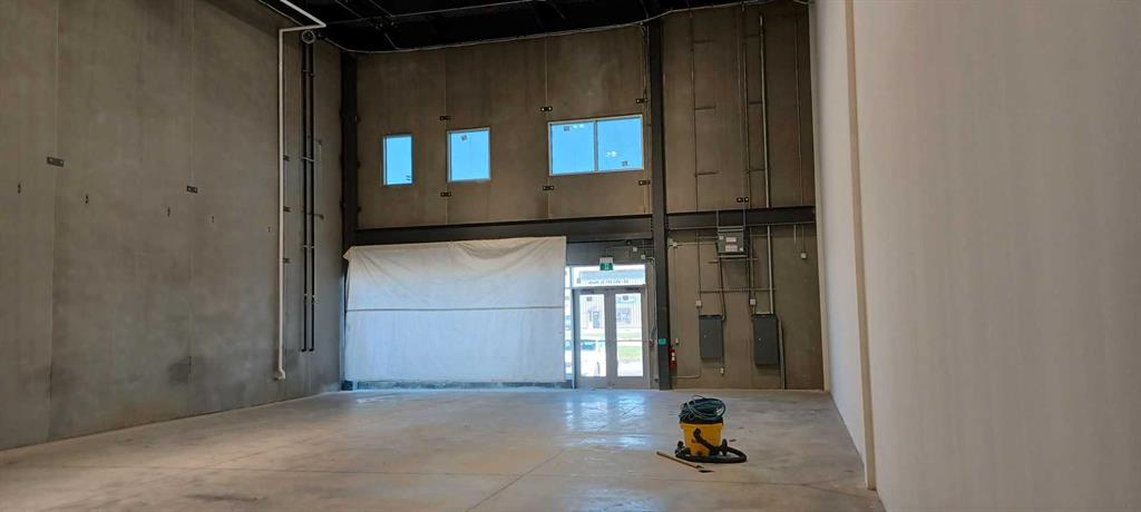 Fifth View of #20, 450 39 Street N, Churchill Industrial Park, Lethbridge, Alberta, T1H 0C8