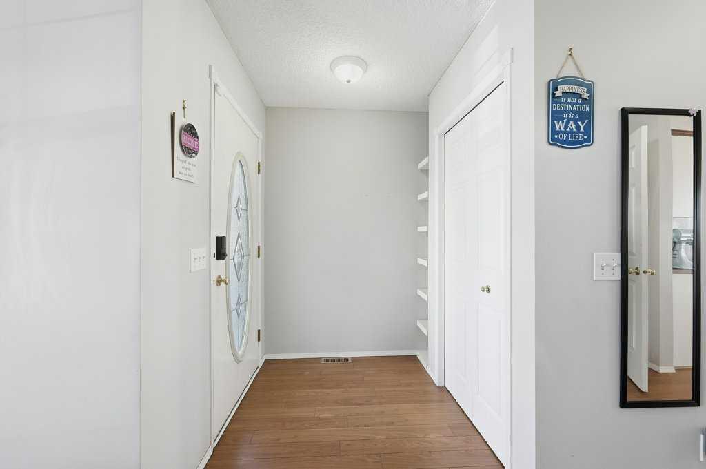 Fourth View of 1009 Country Hills Circle NW, Country Hills, Calgary, Alberta, T3K 4W7