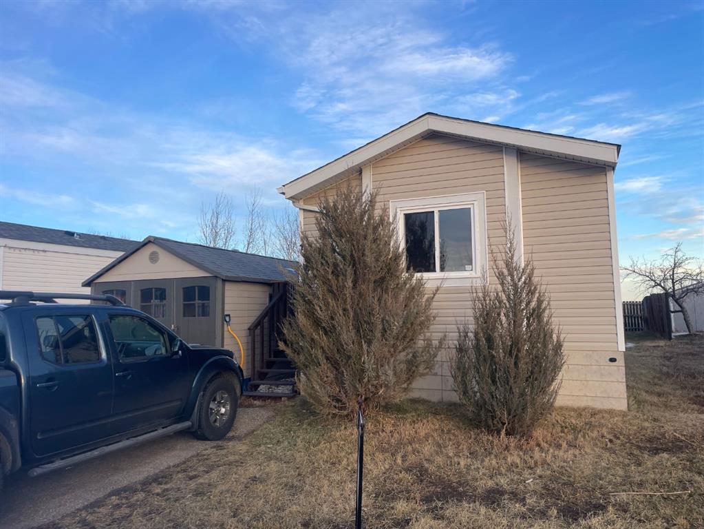 Third View of 105 Meadowlake Close E, Meadow Lake, Brooks, Alberta, T1R1G1