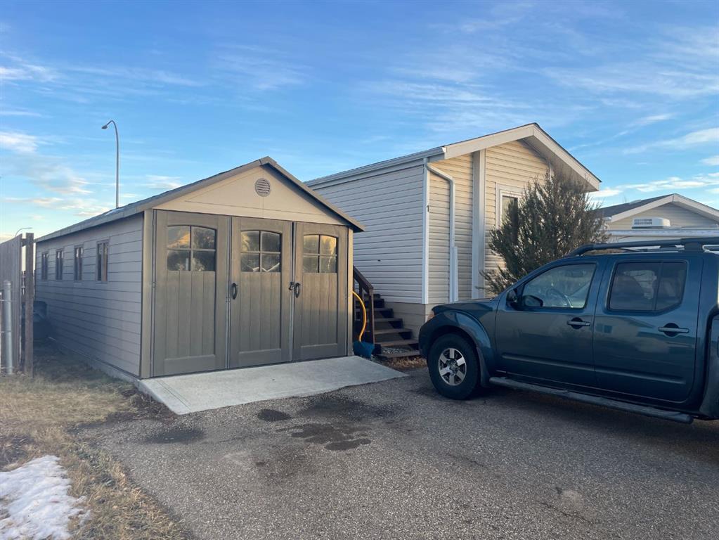 Fourth View of 105 Meadowlake Close E, Meadow Lake, Brooks, Alberta, T1R1G1