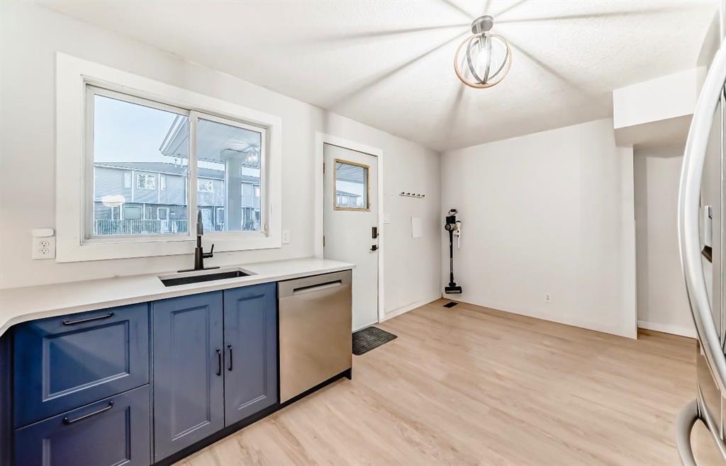 Fourth View of 423 Regal Park NE, Renfrew, Calgary, Alberta, T2E 0S6