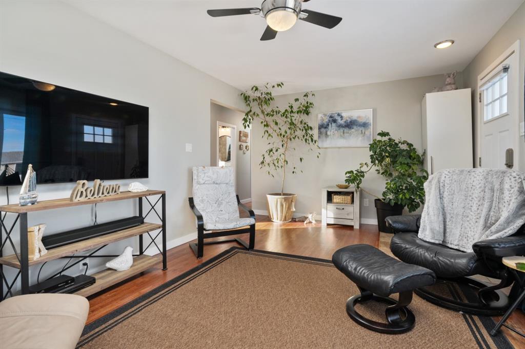 Fifth View of 4923 51 Avenue , Holden, Holden, Alberta, T0B 0H8