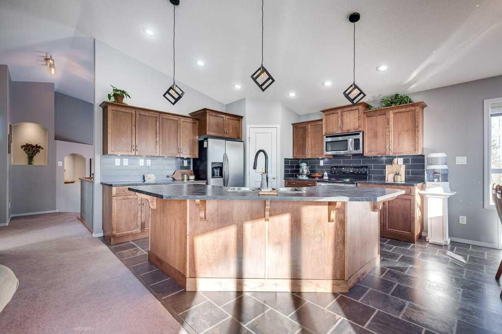 Fifth View of 13 Heritage Drive , Hawkridge Estates, Penhold, Alberta, T0M1R0