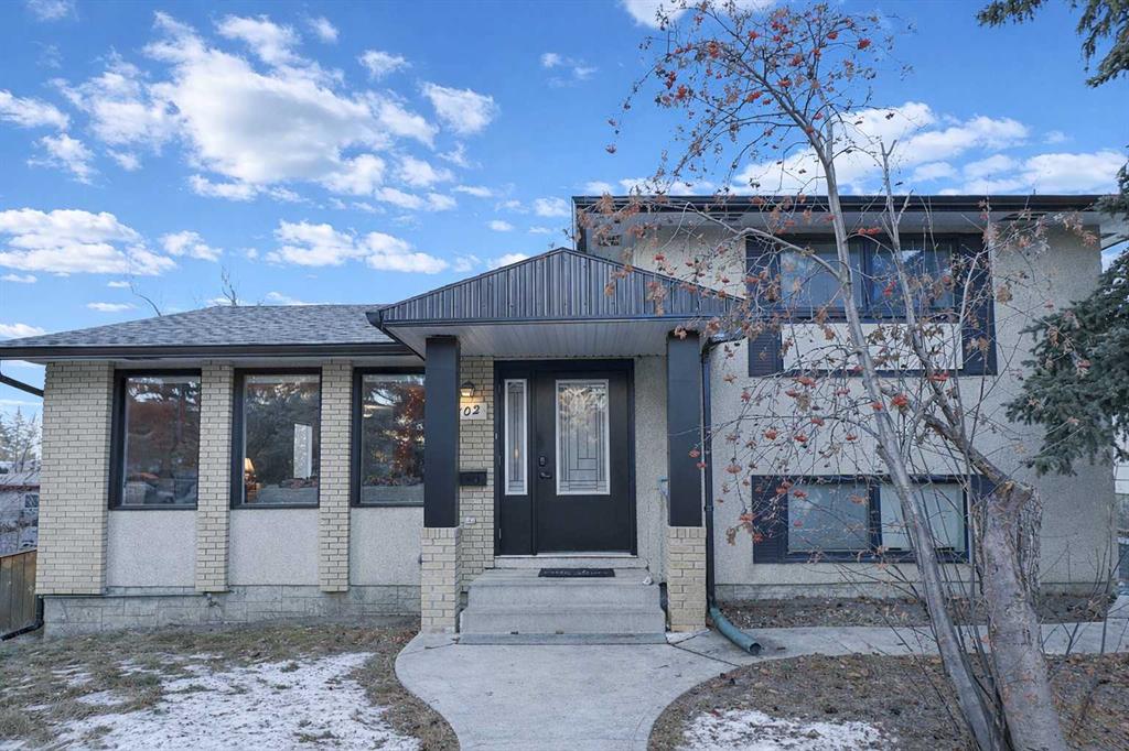 Second View of 102 Dalgleish Bay NW, Dalhousie, Calgary, Alberta, T3A 1K8