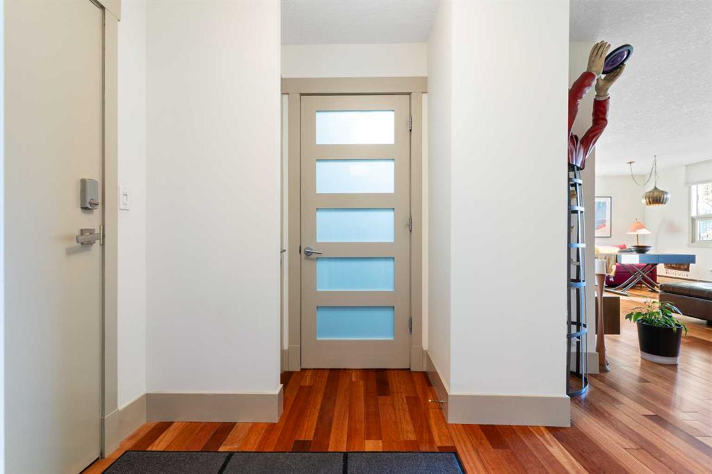 Fifth View of 201, 220 26 Avenue SW, Mission, Calgary, Alberta, T2S 0M4