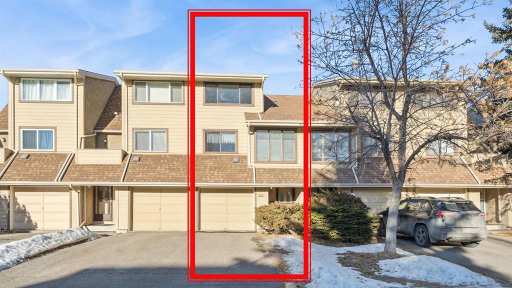 Third View of 308 Woodvale Crescent SW, Woodlands, Calgary, Alberta, T2W 3P3