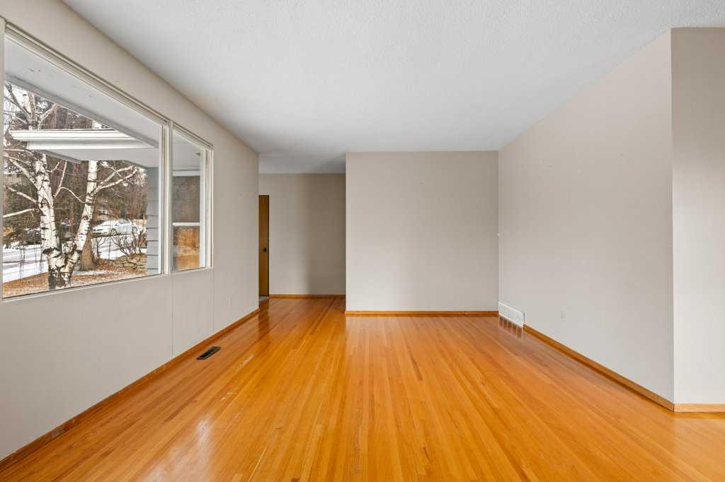 Fourth View of 2719 Chalice Road NW, Charleswood, Calgary, Alberta, T2L 1C7