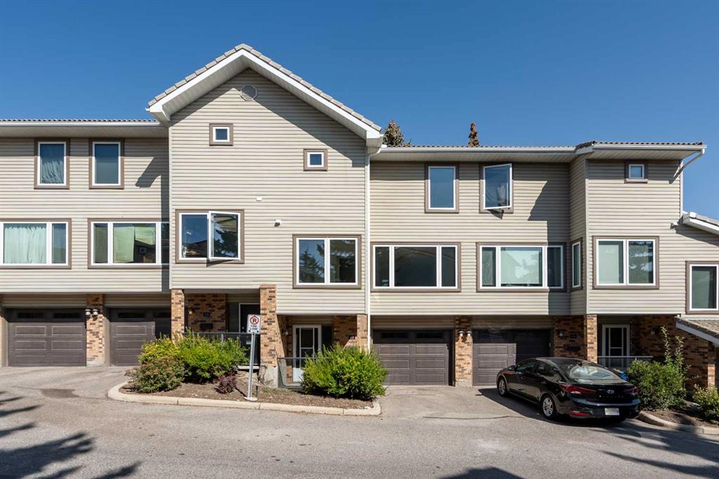 12 Coachway Gardens SW, A2280406, Alberta,