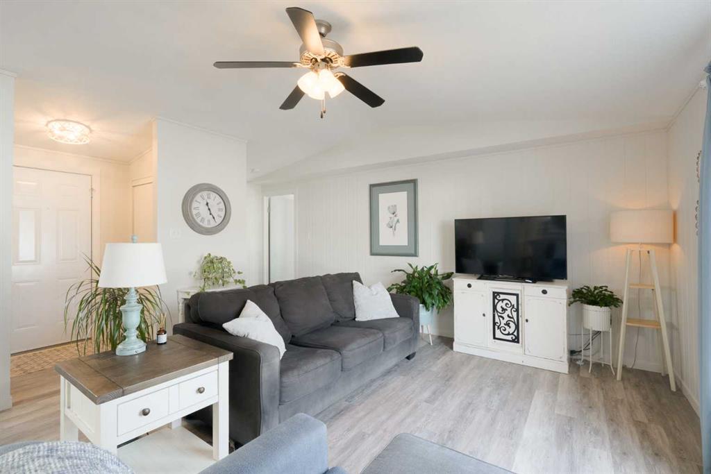 Fifth View of 42 Noblefern Way SW, NONE, Sundre, Alberta, T0M 1X0