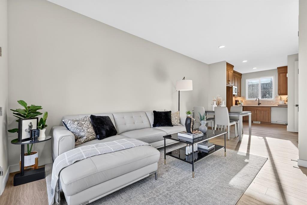 Third View of 643 53 Avenue SW, Windsor Park, Calgary, Alberta, T2V0C2