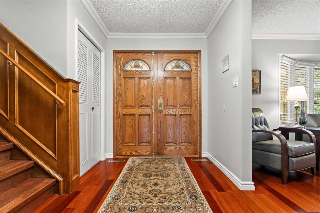 Fifth View of 124 Canterbury Drive SW, Canyon Meadows, Calgary, Alberta, T2W2G1