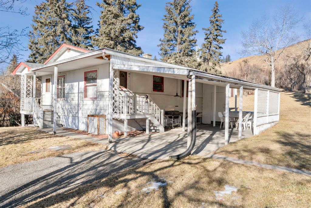 332 Third Street W, A2280560, Alberta,