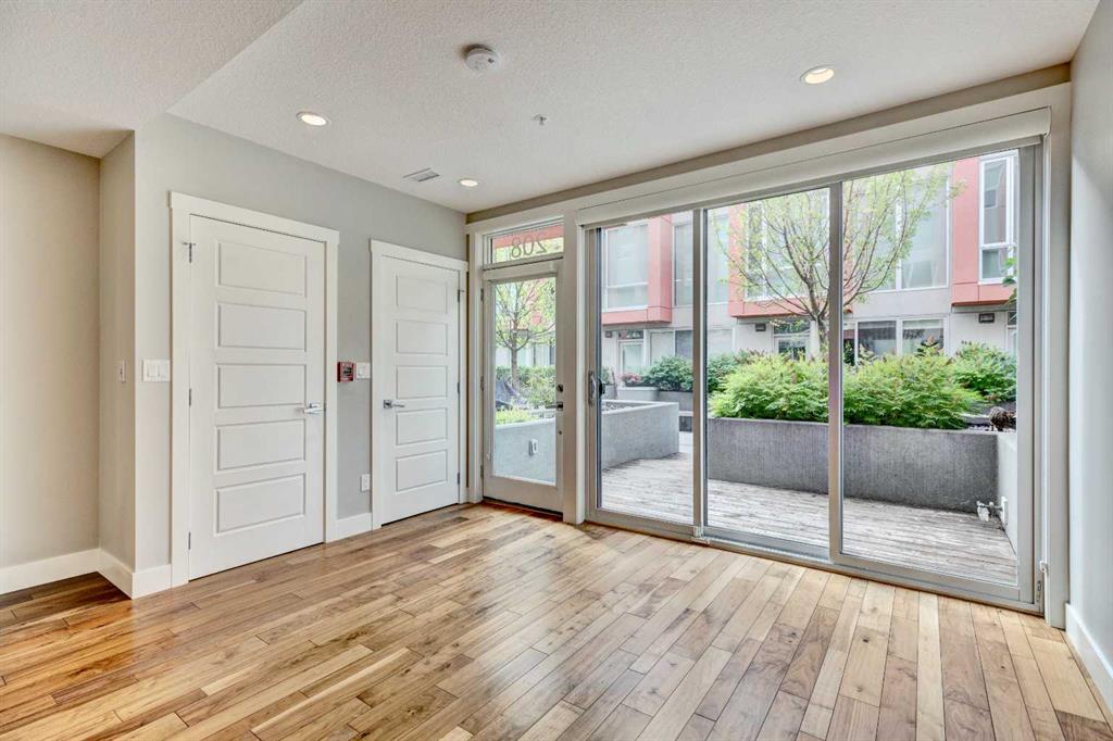 Second View of 204, 2717 17 Street SW, South Calgary, Calgary, Alberta, T2T 4N4