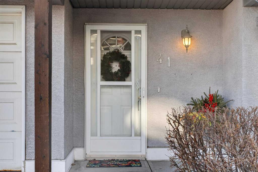 Third View of 41 Sandarac Villas NW, Sandstone Valley, Calgary, Alberta, T3K 5B4