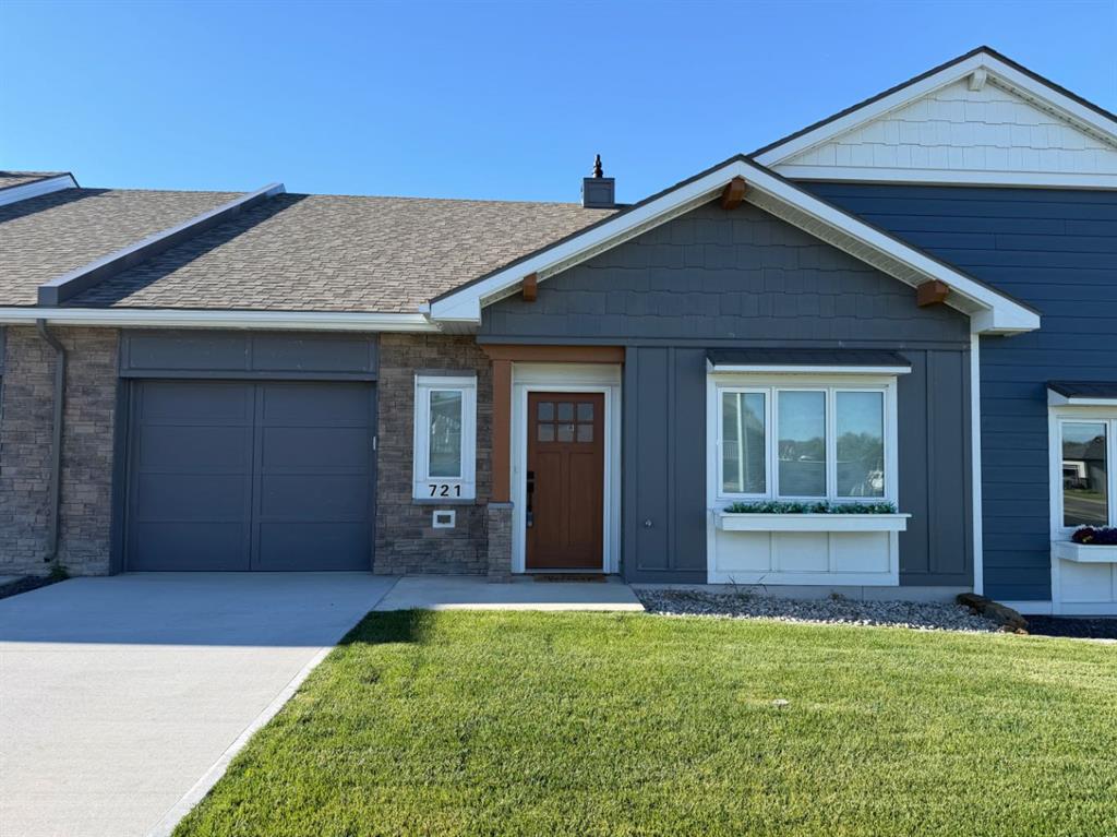 721 7 Avenue W, A2280885, Alberta,
