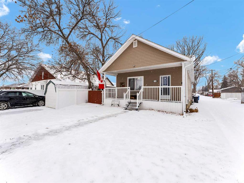 Third View of 1260 4 Avenue SE, SE Hill, Medicine Hat, Alberta, T1A6B9