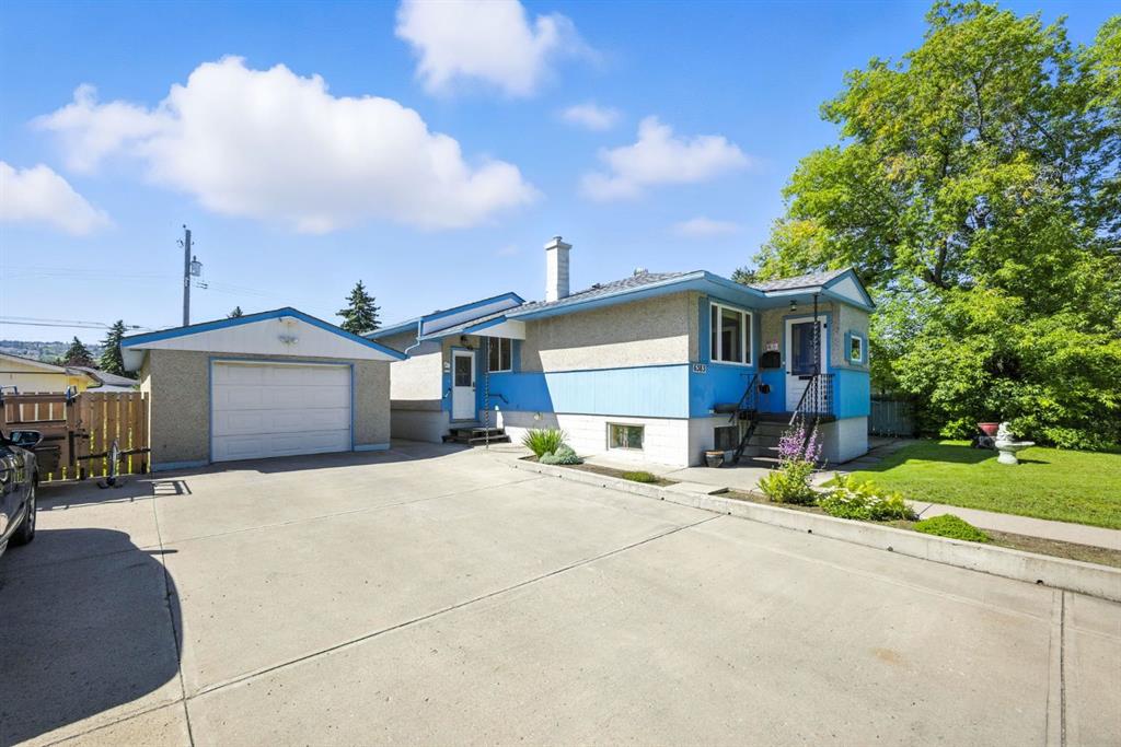 Fourth View of 6383 32 Avenue NW, Bowness, Calgary, Alberta, T3B 0K1