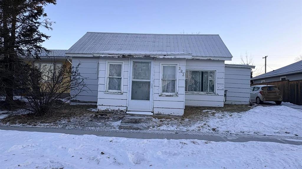 303 5 Avenue E, A2280935, Alberta,